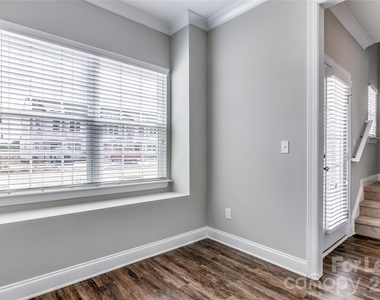 362 Halton Crossing Drive Sw - Photo Thumbnail 10