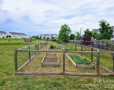 362 Halton Crossing Drive Sw - Photo Thumbnail 23
