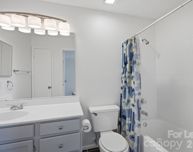 18865 Vineyard Point Lane - Photo Thumbnail 13