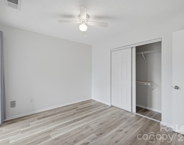 18865 Vineyard Point Lane - Photo Thumbnail 10