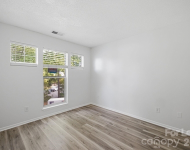 18865 Vineyard Point Lane - Photo Thumbnail 4