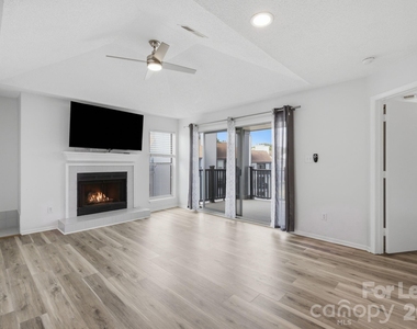 18865 Vineyard Point Lane - Photo Thumbnail 1
