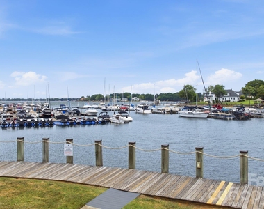 18865 Vineyard Point Lane - Photo Thumbnail 21