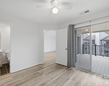 18865 Vineyard Point Lane - Photo Thumbnail 12