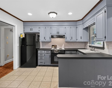 1634 Van Buren Avenue - Photo Thumbnail 10