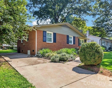 1634 Van Buren Avenue - Photo Thumbnail 2