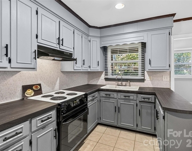 1634 Van Buren Avenue - Photo Thumbnail 11