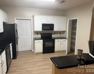 14331 San Paolo Lane - Photo Thumbnail 8