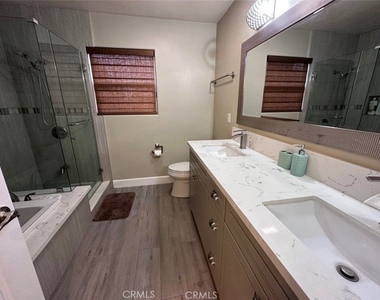 412 Magellan Road - Photo Thumbnail 11