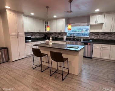 412 Magellan Road - Photo Thumbnail 4