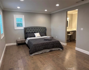 412 Magellan Road - Photo Thumbnail 9
