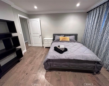 412 Magellan Road - Photo Thumbnail 13