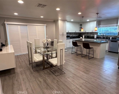 412 Magellan Road - Photo Thumbnail 3