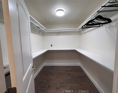 412 Magellan Road - Photo Thumbnail 8