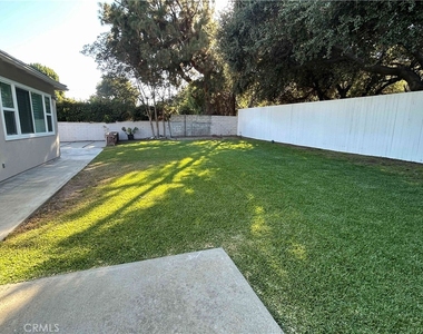 827 Hugo Reid - Photo Thumbnail 16