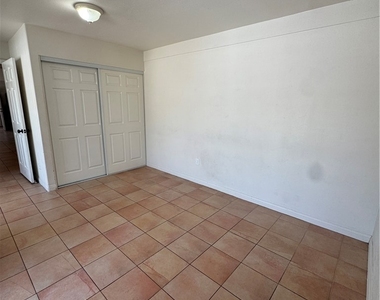 758 W Longden - Photo Thumbnail 2
