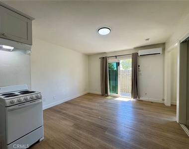 8863 San Bernardino Road - Photo Thumbnail 6