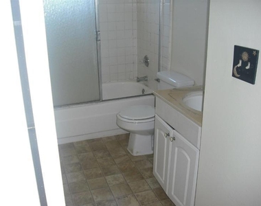 2557 N Yardarm Avenue - Photo Thumbnail 3