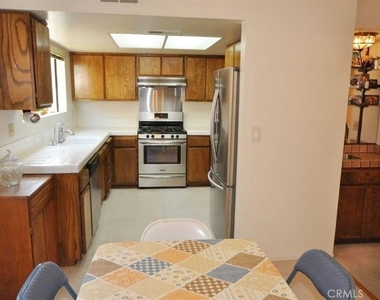 2612 W Grand Avenue - Photo Thumbnail 10