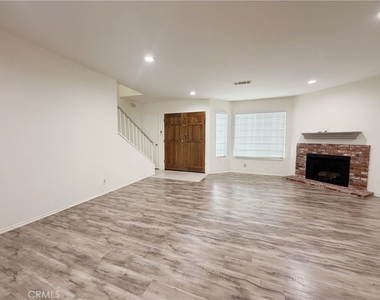 2612 W Grand Avenue - Photo Thumbnail 6