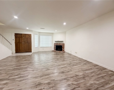 2612 W Grand Avenue - Photo Thumbnail 14