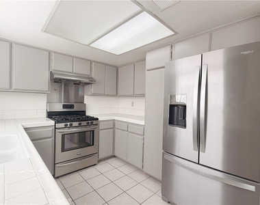 2612 W Grand Avenue - Photo Thumbnail 10