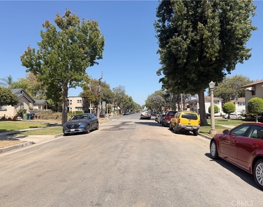 2612 W Grand Avenue - Photo Thumbnail 3