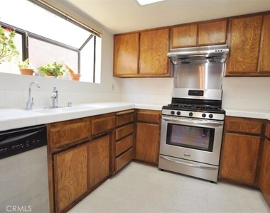 2612 W Grand Avenue - Photo Thumbnail 11