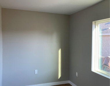 525 S Soto Street - Photo Thumbnail 2