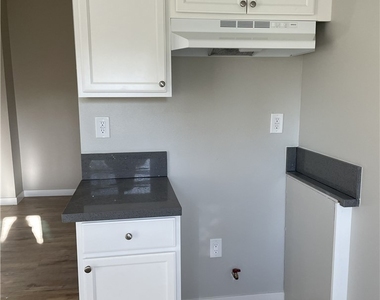 525 S Soto Street - Photo Thumbnail 5