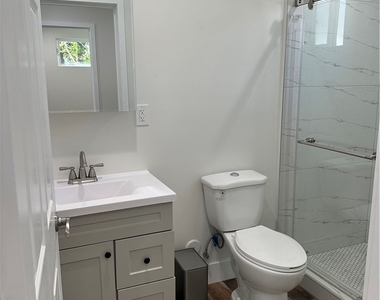 14325 Martha Street - Photo Thumbnail 18