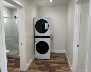14325 Martha Street - Photo Thumbnail 13