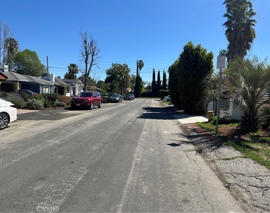 14325 Martha Street - Photo Thumbnail 20