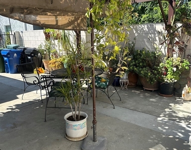 14325 Martha Street - Photo Thumbnail 17