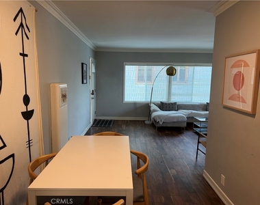 2244 W Adams Boulevard - Photo Thumbnail 5