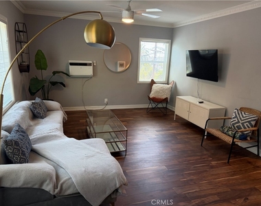2244 W Adams Boulevard - Photo Thumbnail 2