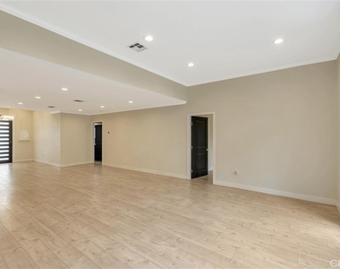 17227 Keswick Street - Photo Thumbnail 17