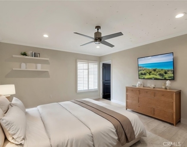 17227 Keswick Street - Photo Thumbnail 2