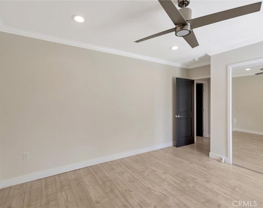 17227 Keswick Street - Photo Thumbnail 28