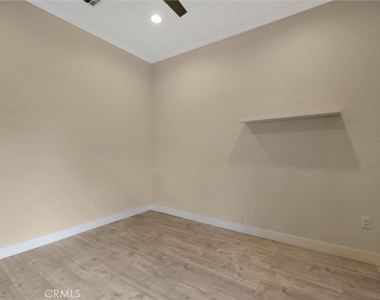 17227 Keswick Street - Photo Thumbnail 25