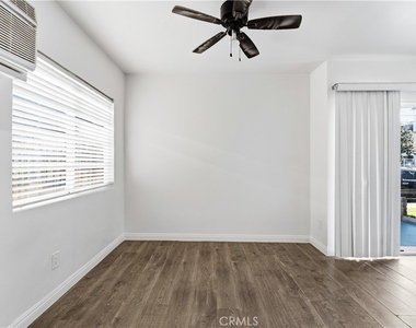 10715 Moorpark Street - Photo Thumbnail 5