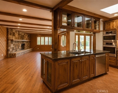 4720 Hayman Avenue - Photo Thumbnail 19