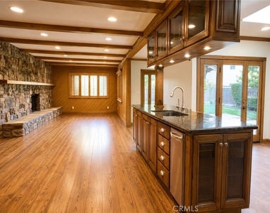 4720 Hayman Avenue - Photo Thumbnail 14
