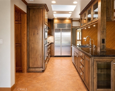 4720 Hayman Avenue - Photo Thumbnail 15