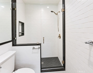 4720 Hayman Avenue - Photo Thumbnail 25