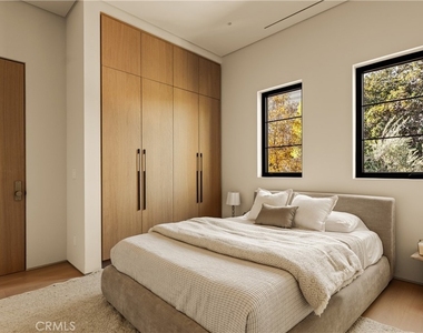 4724 Halbrent - Photo Thumbnail 18