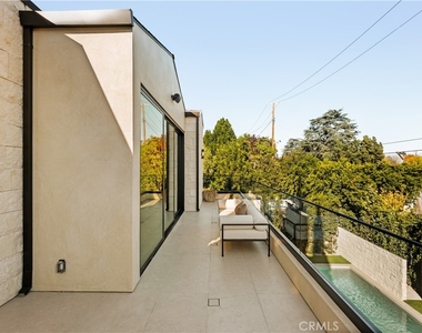 4724 Halbrent - Photo Thumbnail 32