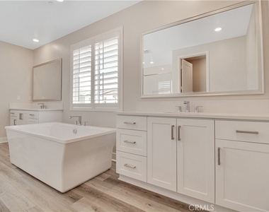 27031 California Court - Photo Thumbnail 20