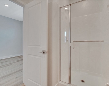 27031 California Court - Photo Thumbnail 26