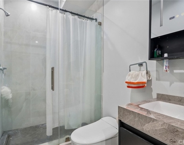 4432 Melbourne Avenue - Photo Thumbnail 18